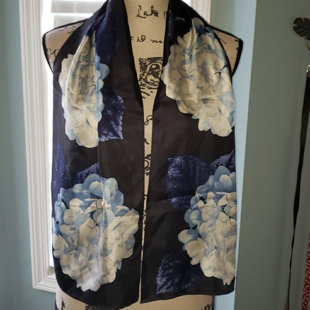Oscar De La Renta Floral Silk Scarf